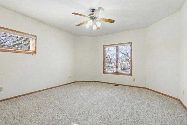 2992 W Cedarbluff Drive, Springfield, MO 65810