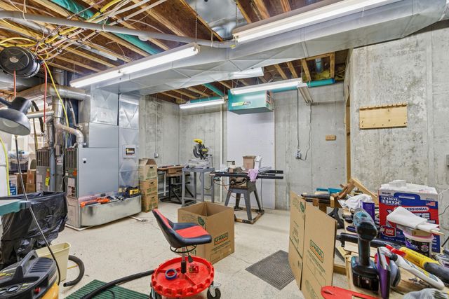 2992 W Cedarbluff Drive, Springfield, MO 65810