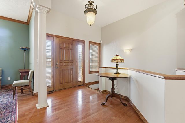 2992 W Cedarbluff Drive, Springfield, MO 65810