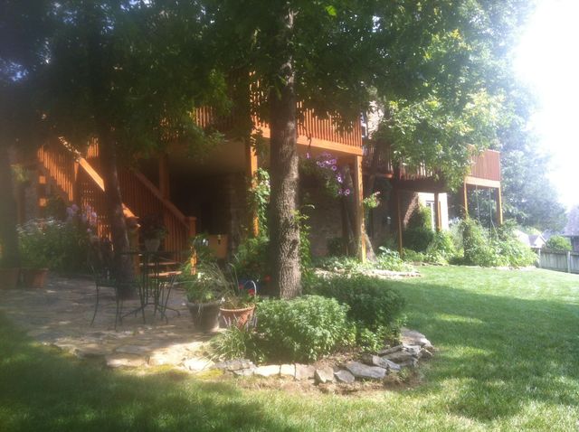 2992 W Cedarbluff Drive, Springfield, MO 65810