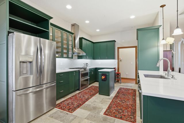 2992 W Cedarbluff Drive, Springfield, MO 65810