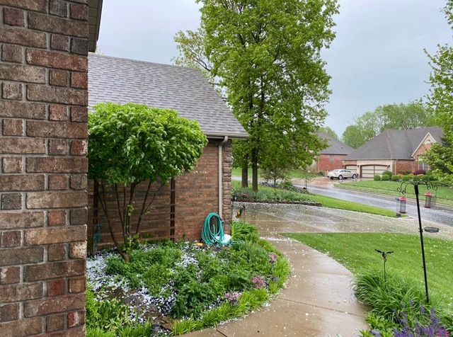 2992 W Cedarbluff Drive, Springfield, MO 65810