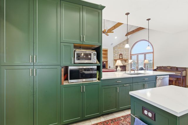 2992 W Cedarbluff Drive, Springfield, MO 65810