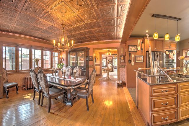 10127 S Hoyne Avenue, Chicago, IL 60643