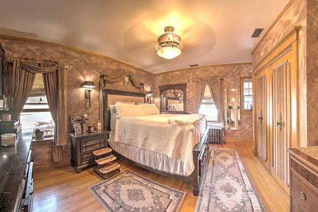 10127 S Hoyne Avenue, Chicago, IL 60643