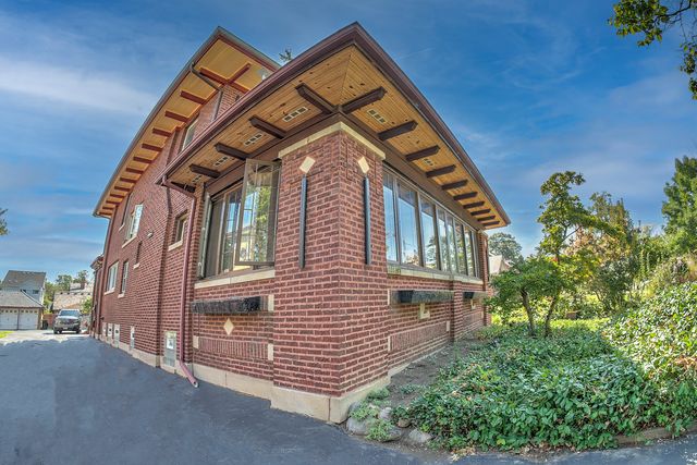 10127 S Hoyne Avenue, Chicago, IL 60643