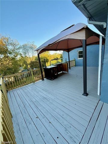 722 Maiden Lane, Mount Airy, NC 27030