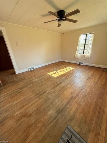 722 Maiden Lane, Mount Airy, NC 27030