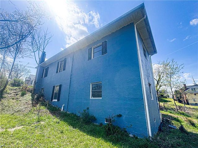 722 Maiden Lane, Mount Airy, NC 27030