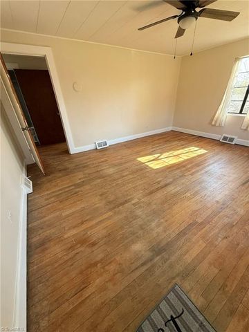 722 Maiden Lane, Mount Airy, NC 27030