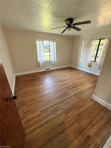 722 Maiden Lane, Mount Airy, NC 27030