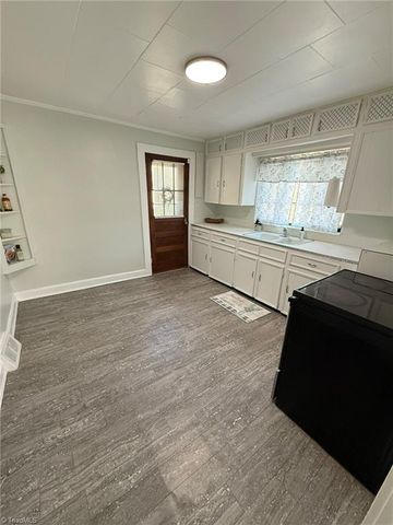 722 Maiden Lane, Mount Airy, NC 27030