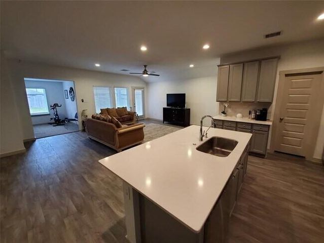 6910 Dell Vista Drive, Richmond, TX 77469