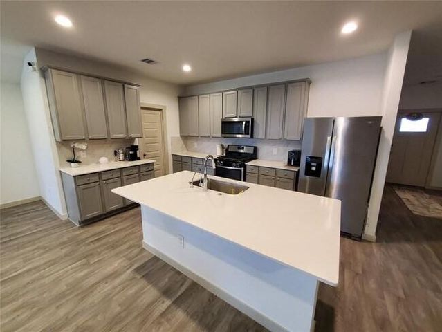 6910 Dell Vista Drive, Richmond, TX 77469