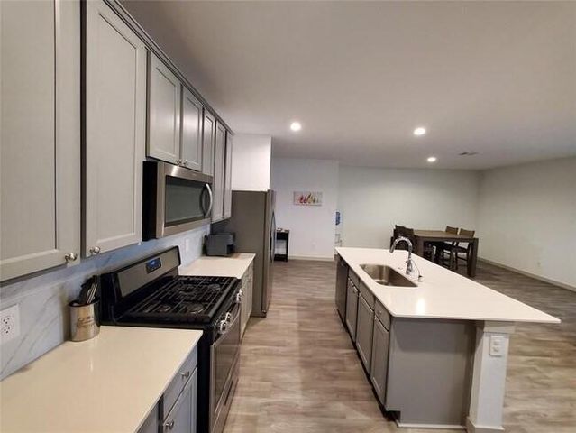 6910 Dell Vista Drive, Richmond, TX 77469