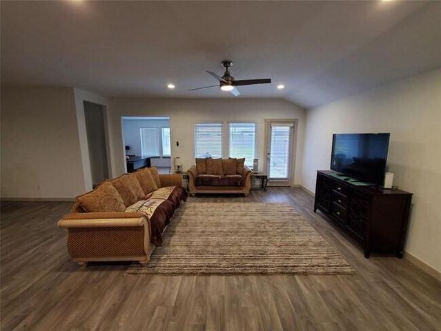 6910 Dell Vista Drive, Richmond, TX 77469