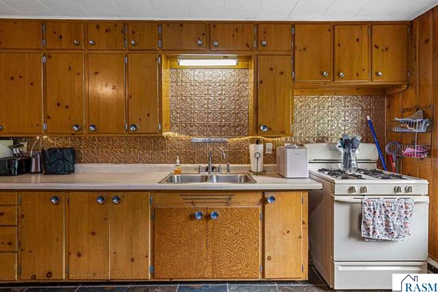 210 S Bird Street, Mankato, MN 56001