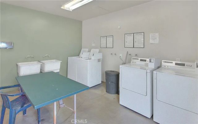 332 Lyon 67, Hemet, CA 92543