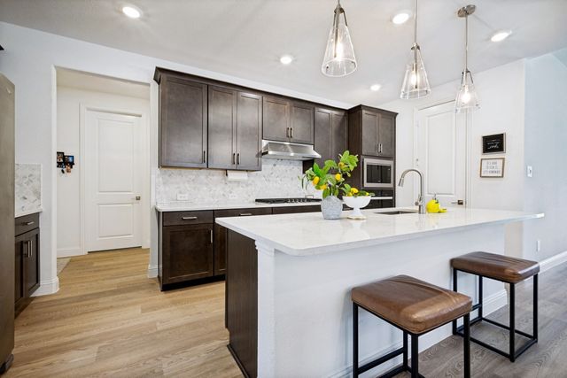 2425 Glacier Ridge, Corinth, TX 76210