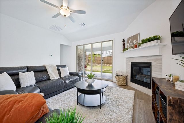 2425 Glacier Ridge, Corinth, TX 76210
