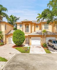 884 NW 170th Ter, Pembroke Pines, FL 33028