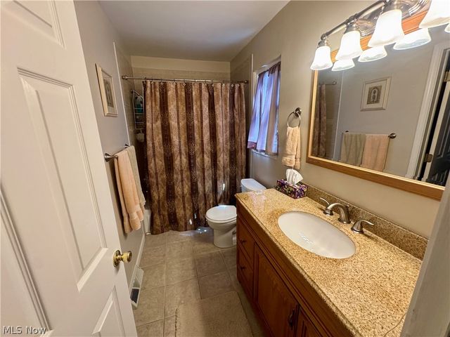 8893 White Oak Drive, Twinsburg, OH 44087