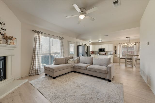 106 Hanover Avenue, Palmer, TX 75152