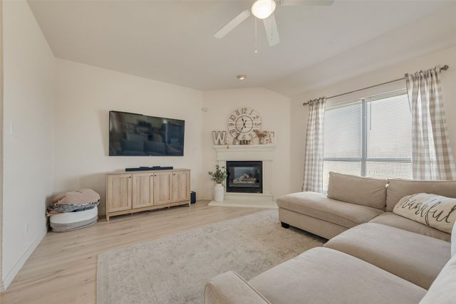 106 Hanover Avenue, Palmer, TX 75152