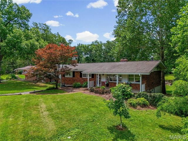 11706 Doverhill Drive, Sunset Hills, MO 63128