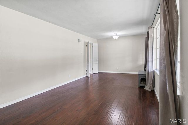 11706 Doverhill Drive, Sunset Hills, MO 63128