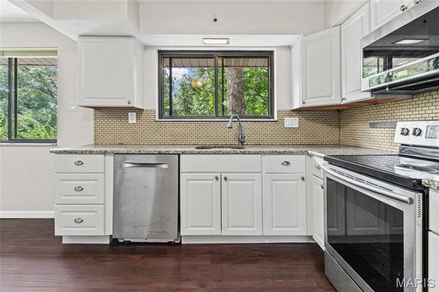 11706 Doverhill Drive, Sunset Hills, MO 63128