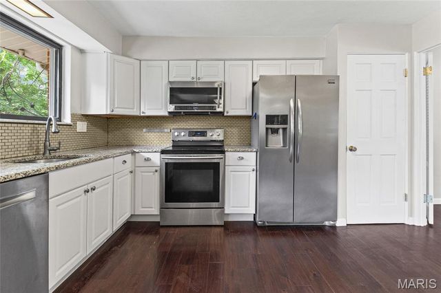 11706 Doverhill Drive, Sunset Hills, MO 63128