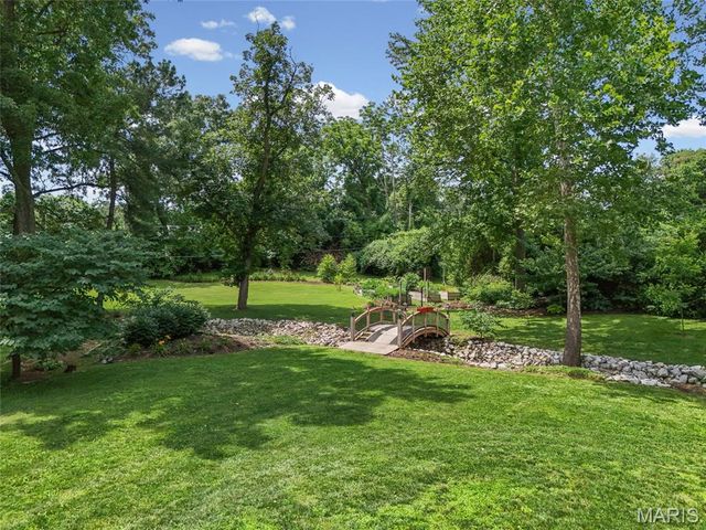 11706 Doverhill Drive, Sunset Hills, MO 63128