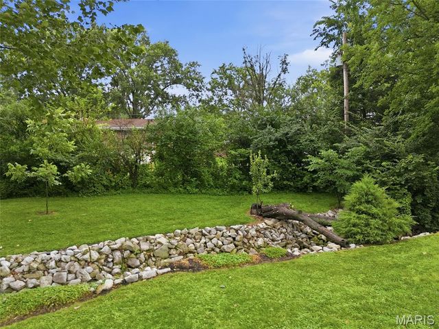 11706 Doverhill Drive, Sunset Hills, MO 63128