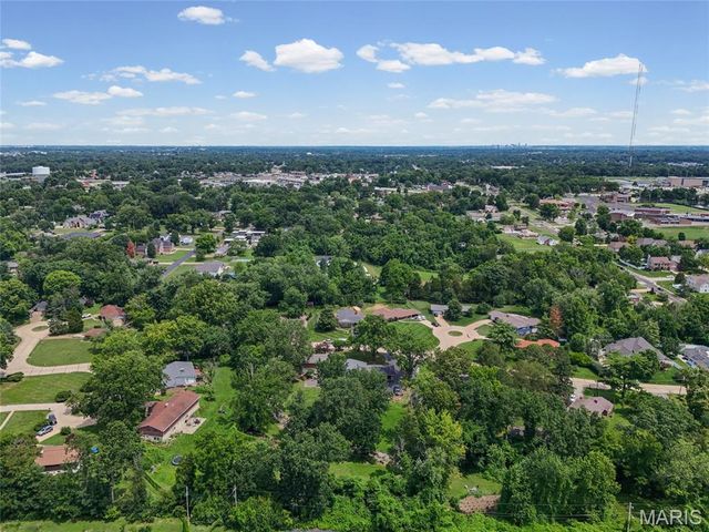 11706 Doverhill Drive, Sunset Hills, MO 63128