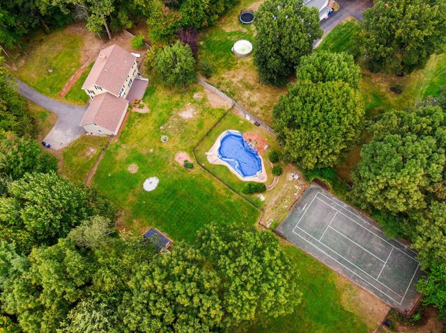 23 Brook Drive, Hudson, NH 03051