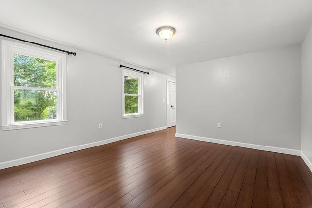 23 Brook Drive, Hudson, NH 03051