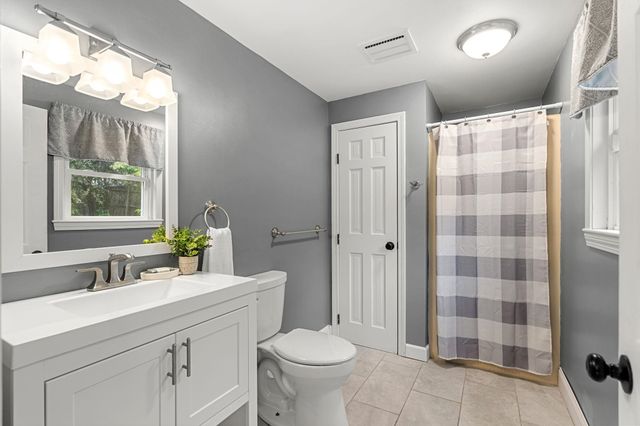 23 Brook Drive, Hudson, NH 03051