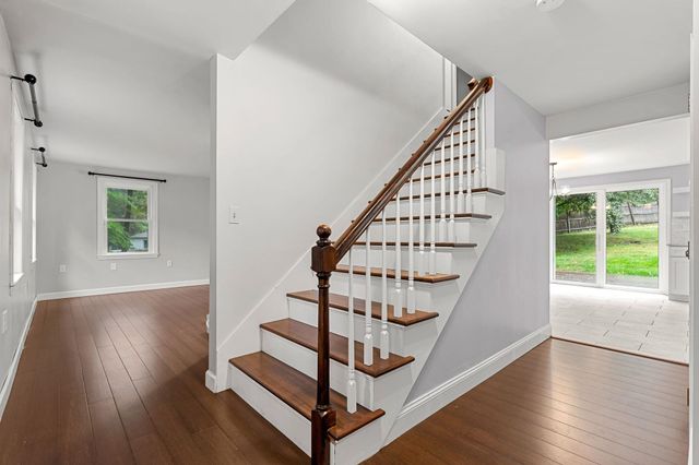 23 Brook Drive, Hudson, NH 03051