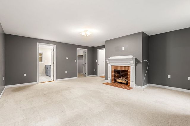 23 Brook Drive, Hudson, NH 03051