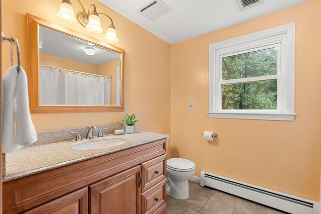 23 Brook Drive, Hudson, NH 03051