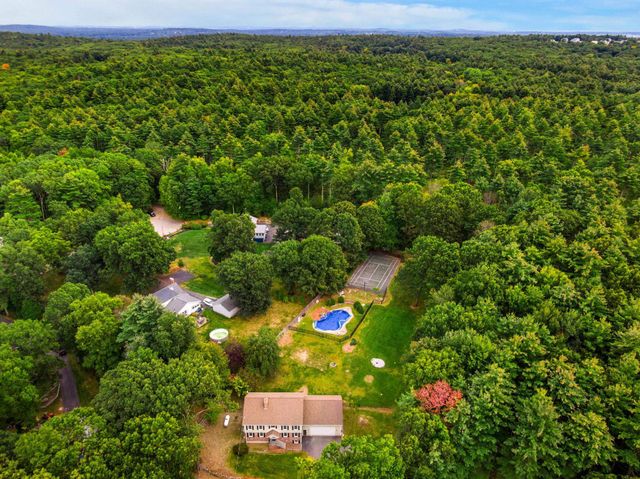 23 Brook Drive, Hudson, NH 03051