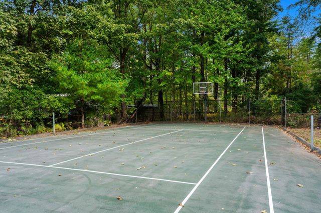 23 Brook Drive, Hudson, NH 03051