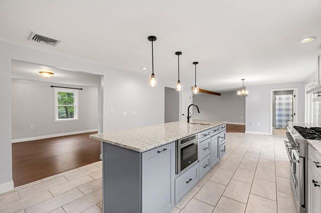 23 Brook Drive, Hudson, NH 03051