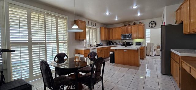 1075 Nighthawk, Corona, CA 92881