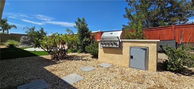 1075 Nighthawk, Corona, CA 92881