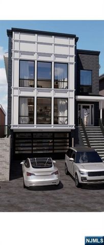 8 Cleveland Street, Belleville, NJ 07109