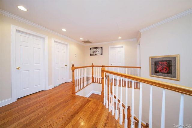 66 Maple Street A, Roslyn Heights, NY 11577