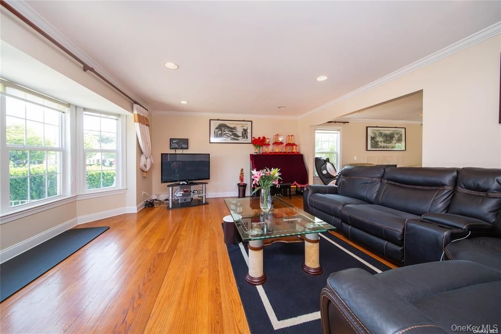 66 Maple Street A, Roslyn Heights, NY 11577 — photo 4