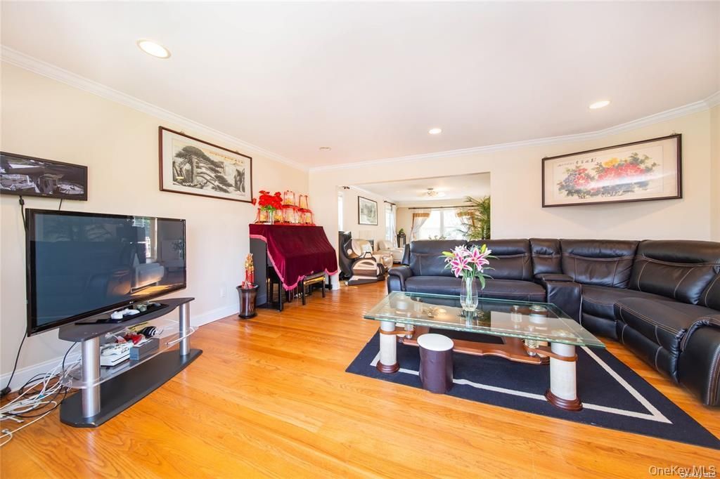 66 Maple Street A, Roslyn Heights, NY 11577 — photo 5